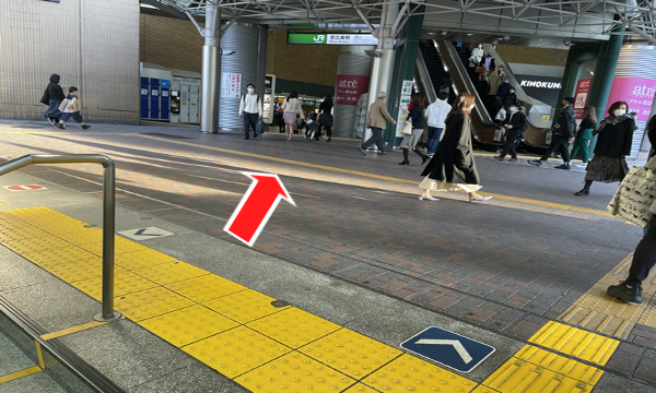 東京メトロ日比谷線恵比寿駅、１番出口からJR駅構内に入る
