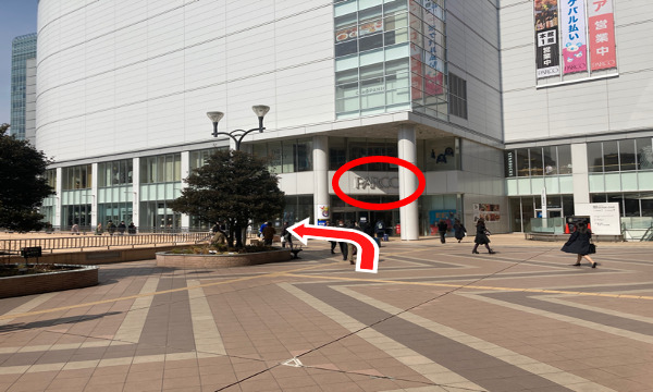 仙台駅西口を出て(右手)PARCOさん方向へ向かい、正面玄関前を左へ
