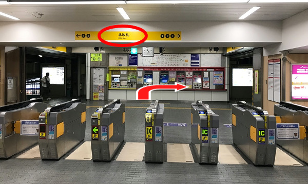 江阪駅 ①番へ向かい、「北改札」を出て右へ