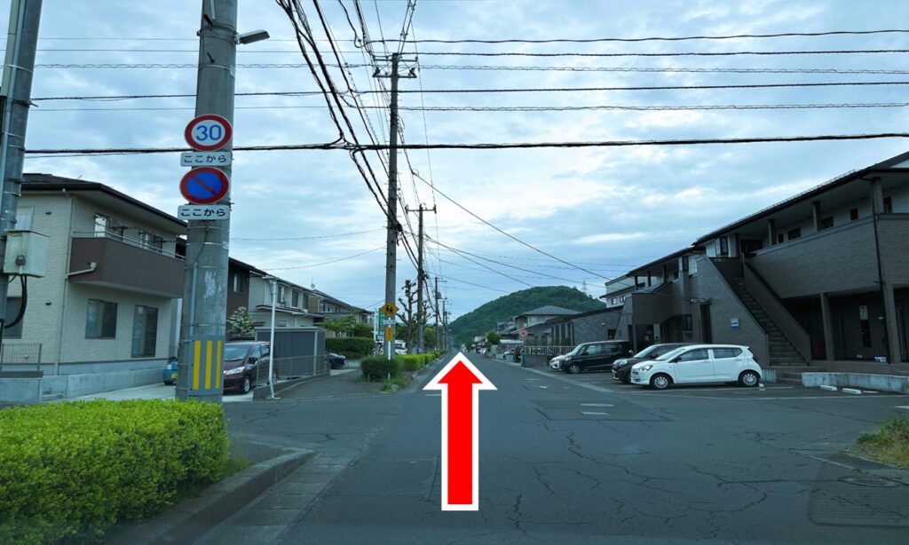 10秒ほどでSYパーキングが右手に見えてきます。仙台市青葉区栗生4丁目14-17をナビに入れるとわかりやすいです。