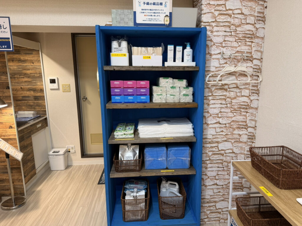 予備の備品棚もご用意しているので、「備品がない！」という心配はございません。