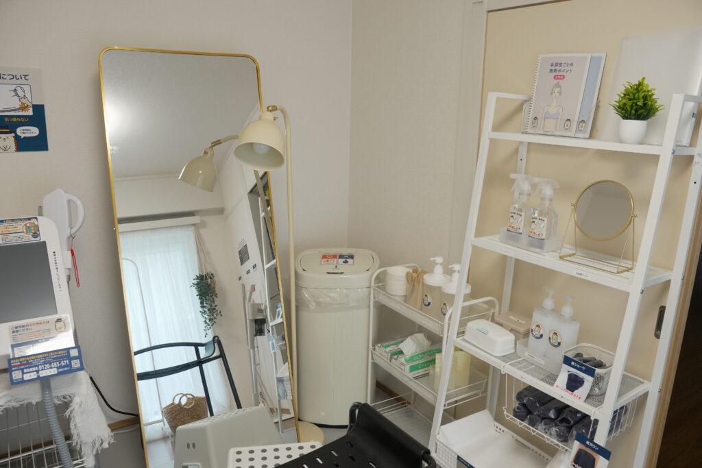 必要なアメニティが揃った使いやすい棚。手ぶらでご利用いただけます。